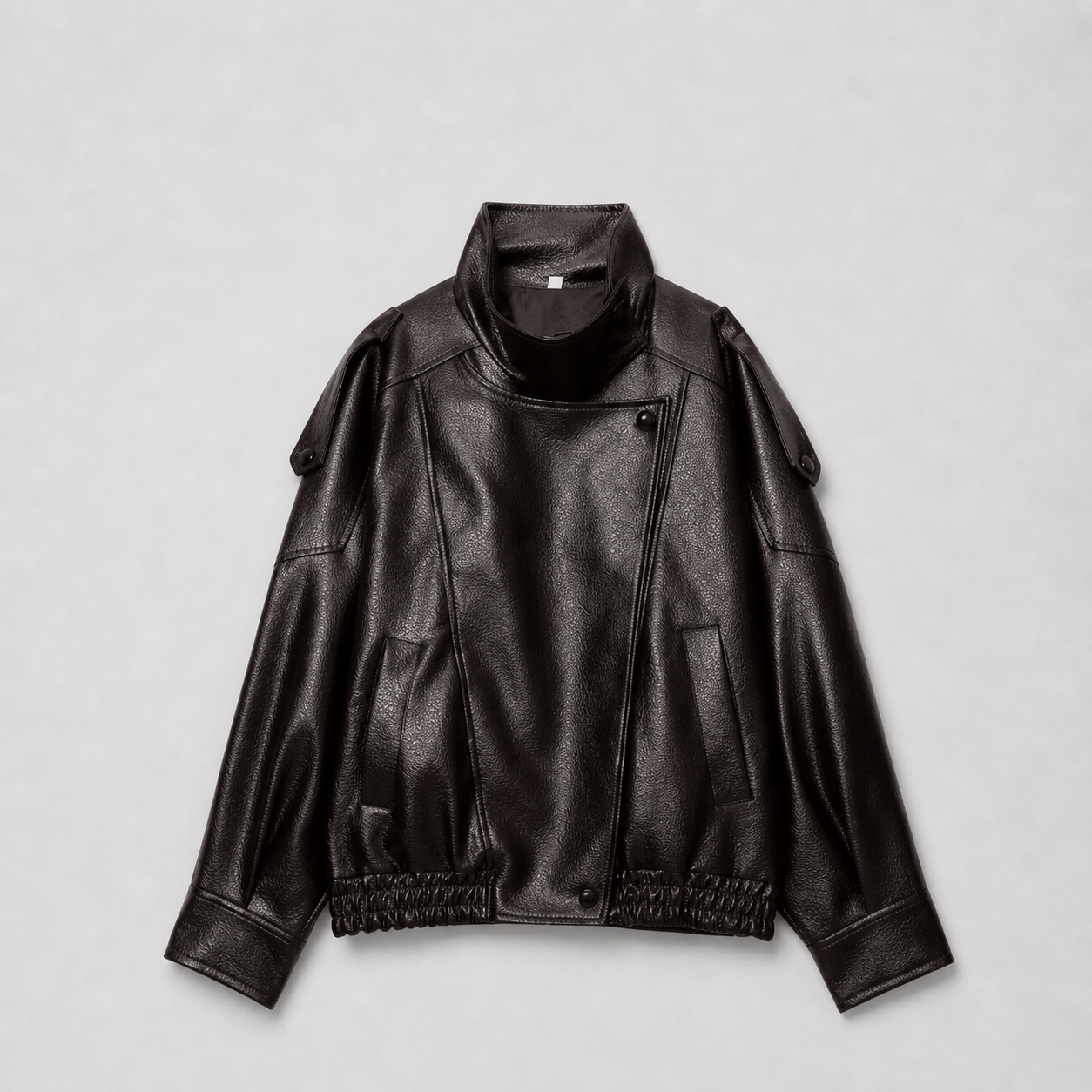 Oversize Damenjacke aus Kunstleder mit Knöpfen