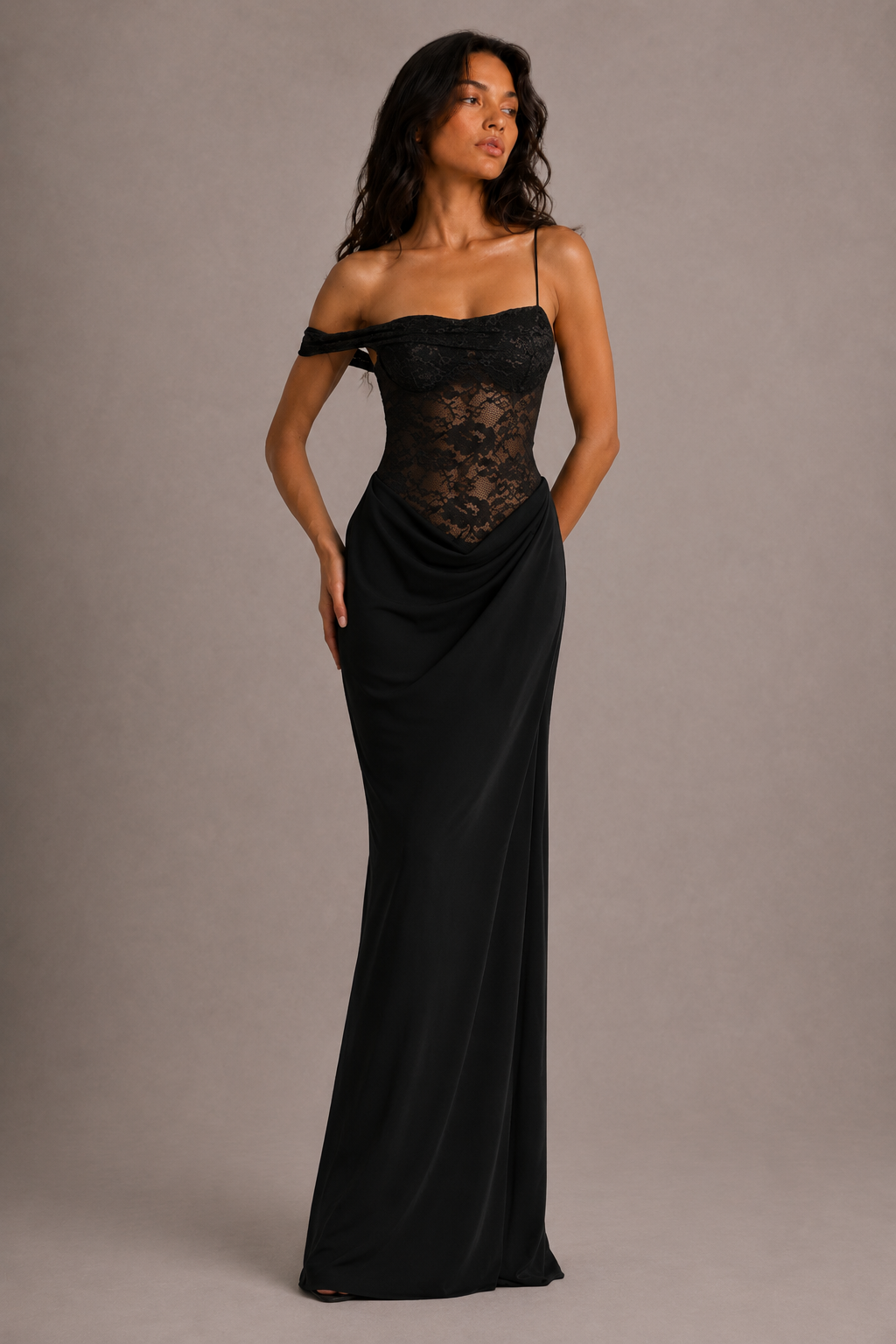 One Shoulder Maxikleid mit Spitze