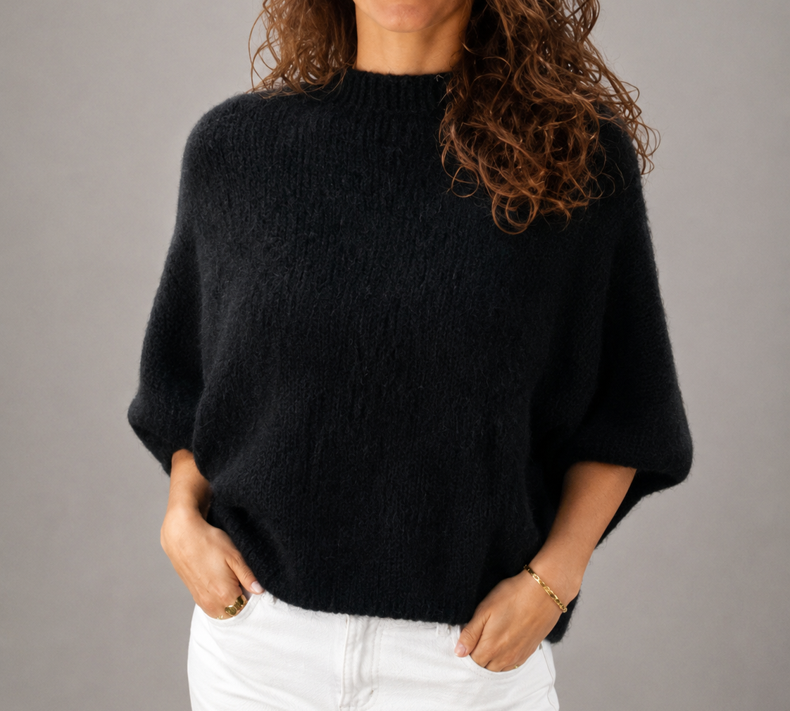 Kurzes Stricktop mit kurzen Ärmeln