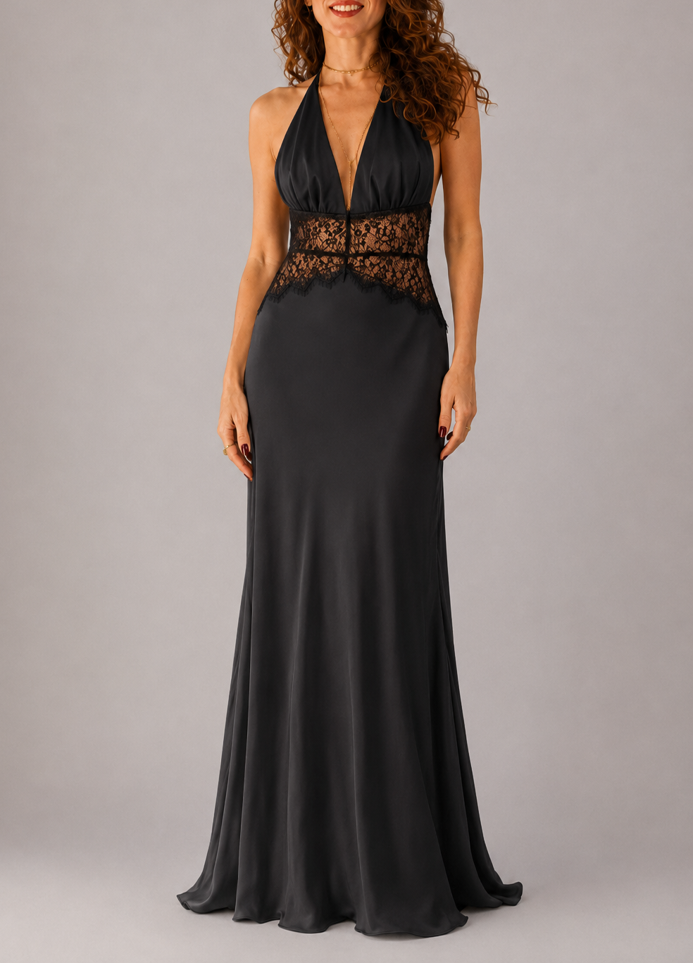 Maxikleid mit Spitze und Neckholder